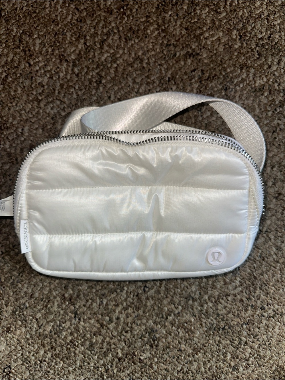 Lululemon Everywhere Belt bag 1L *Wunder Puff - White